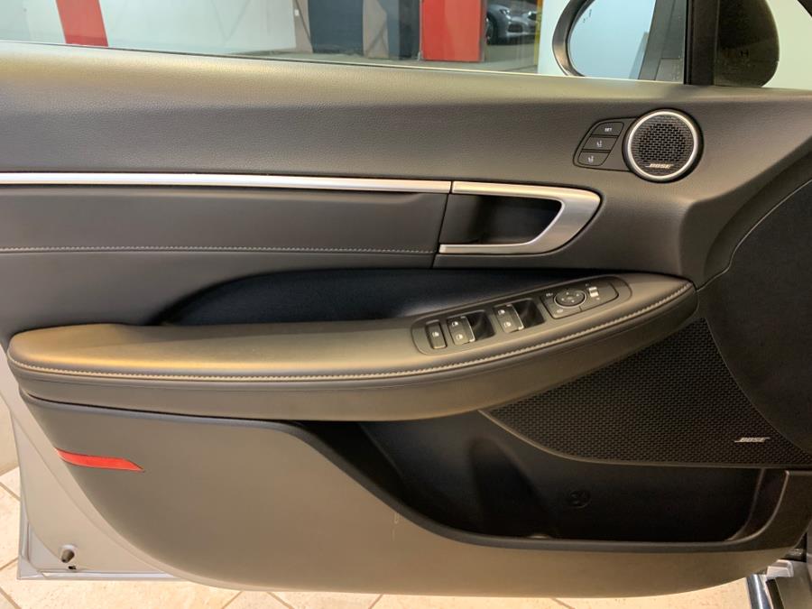 2022 Hyundai Sonata Limited 1.6T photo