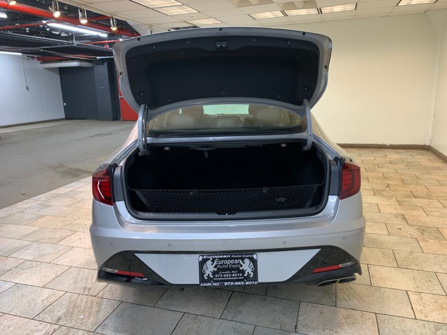 2022 Hyundai Sonata Limited 1.6T photo