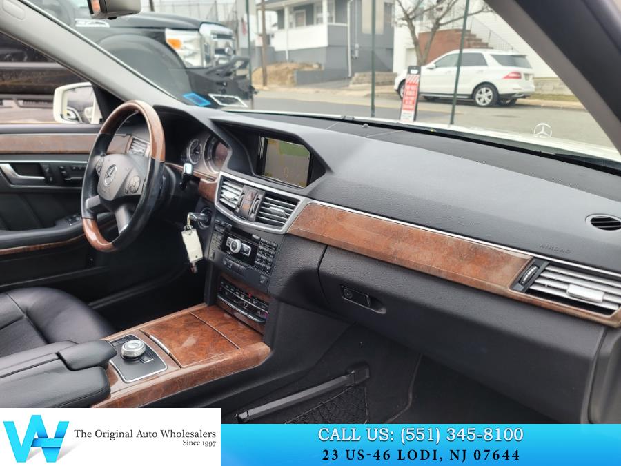 2012 Mercedes-Benz E-Class E350 4MATIC Luxury photo