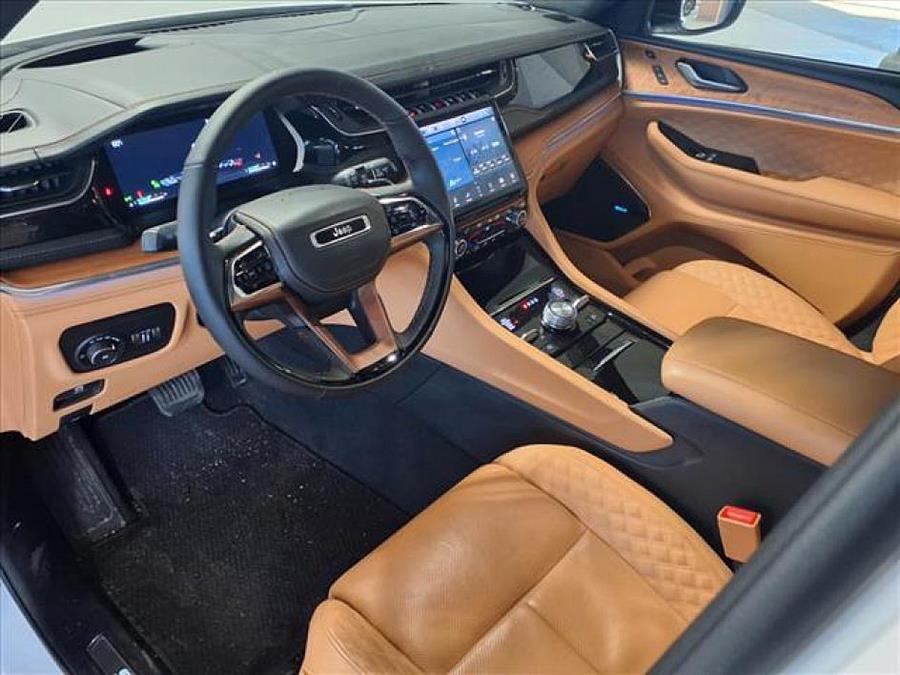2023 Jeep Grand Cherokee SUMMIT RESERVE photo
