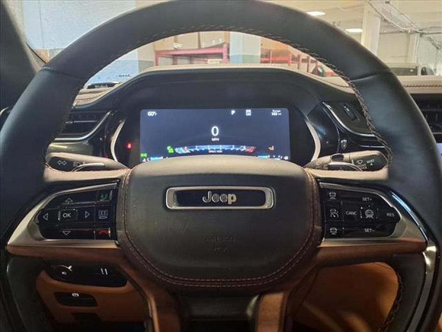 2023 Jeep Grand Cherokee SUMMIT RESERVE photo