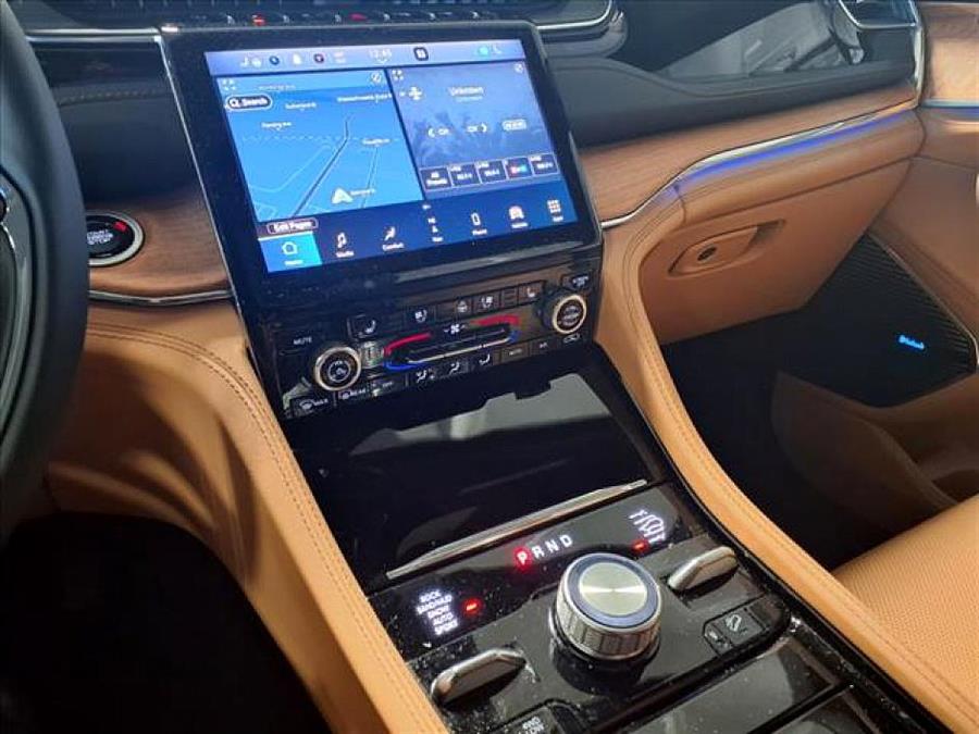 2023 Jeep Grand Cherokee SUMMIT RESERVE photo
