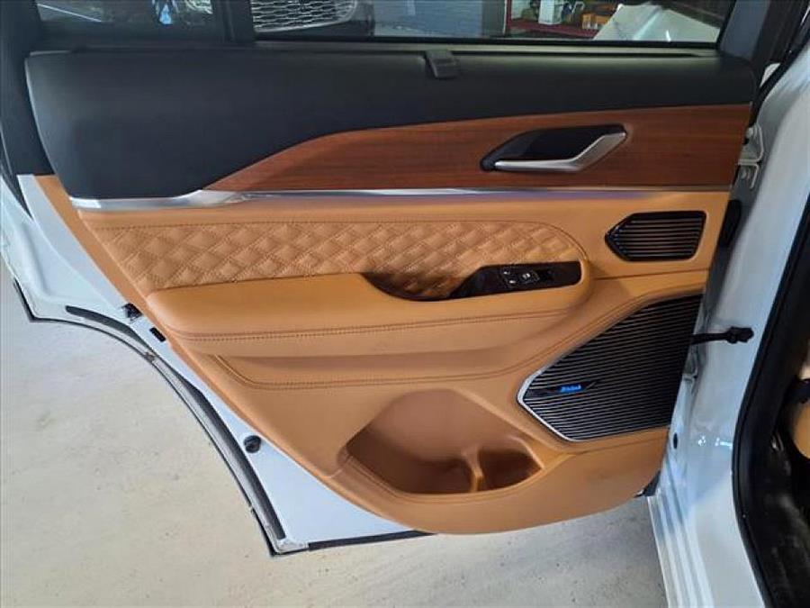 2023 Jeep Grand Cherokee SUMMIT RESERVE photo