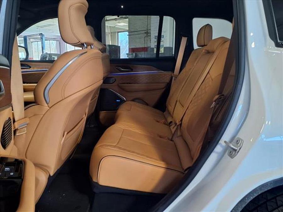 2023 Jeep Grand Cherokee SUMMIT RESERVE photo