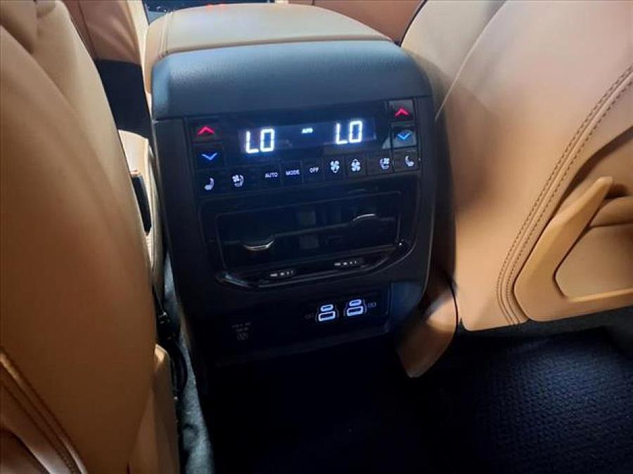 2023 Jeep Grand Cherokee SUMMIT RESERVE photo