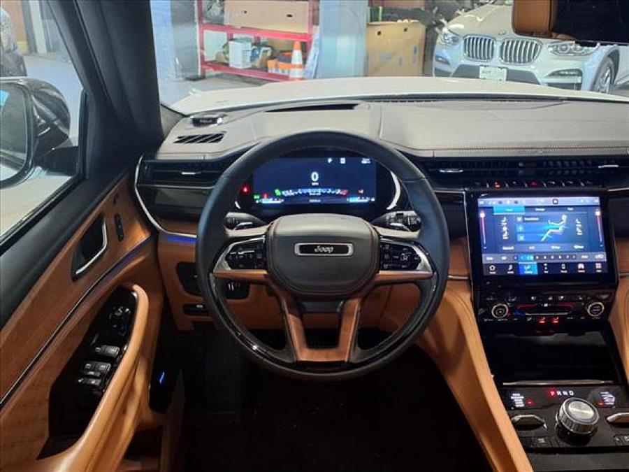 2023 Jeep Grand Cherokee SUMMIT RESERVE photo