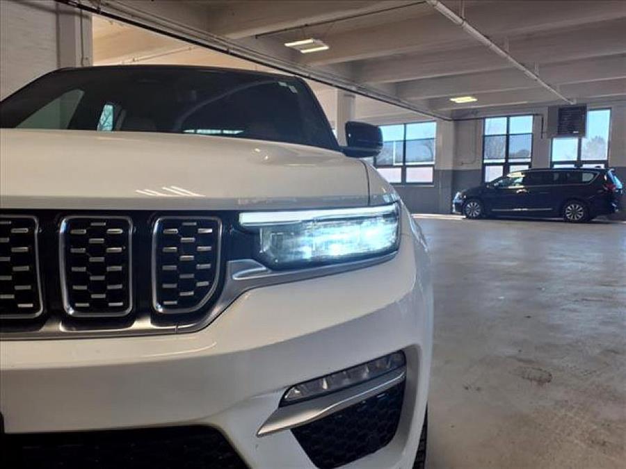 2023 Jeep Grand Cherokee SUMMIT RESERVE photo