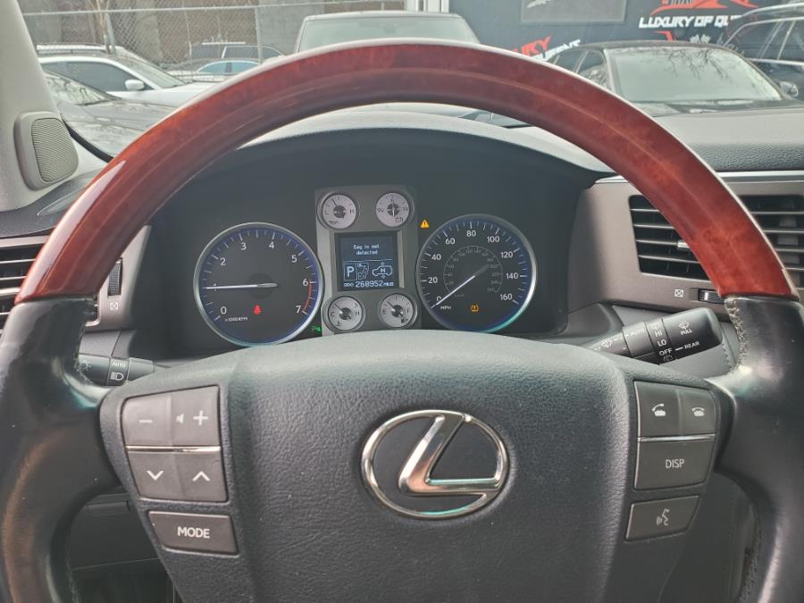2008 Lexus LX 570 photo