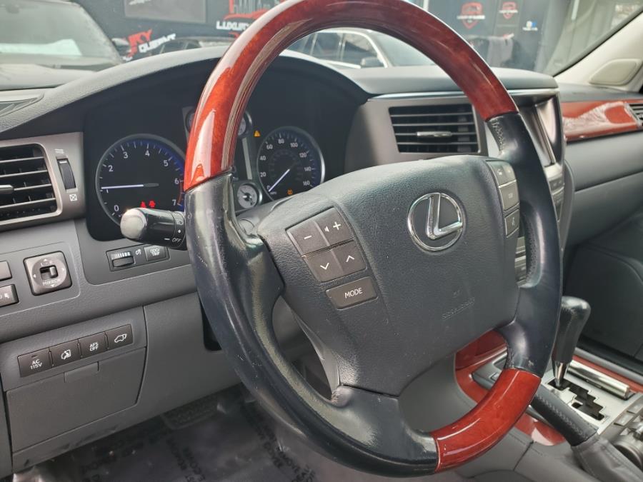 2008 Lexus LX 570 photo