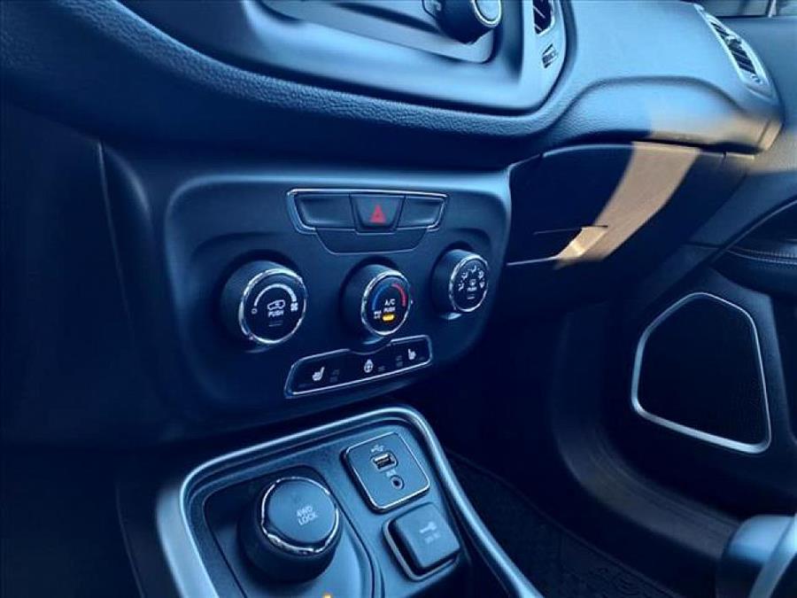 2018 Jeep Compass LATITUDE photo