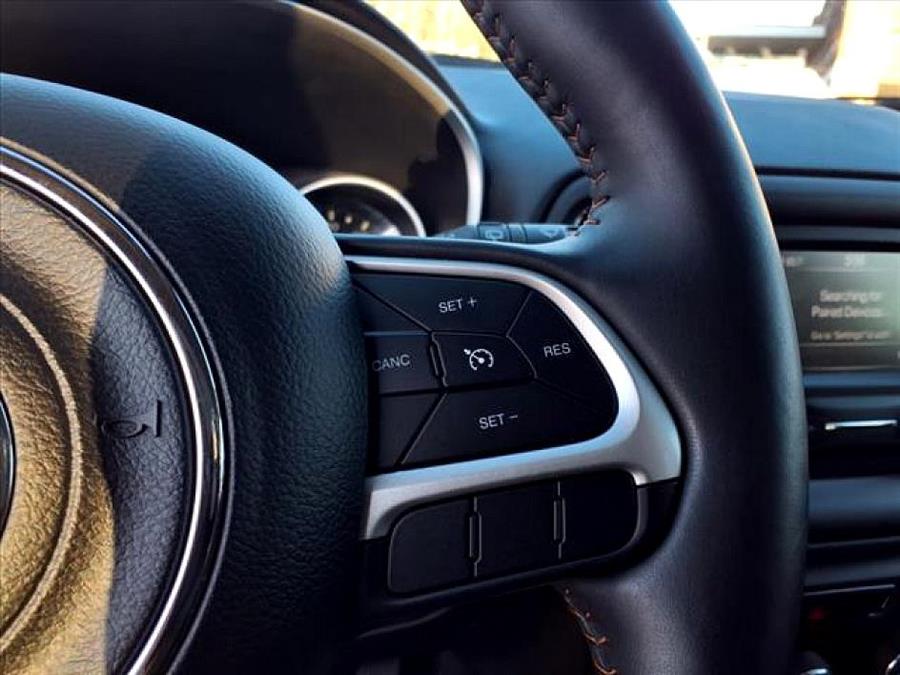 2018 Jeep Compass LATITUDE photo