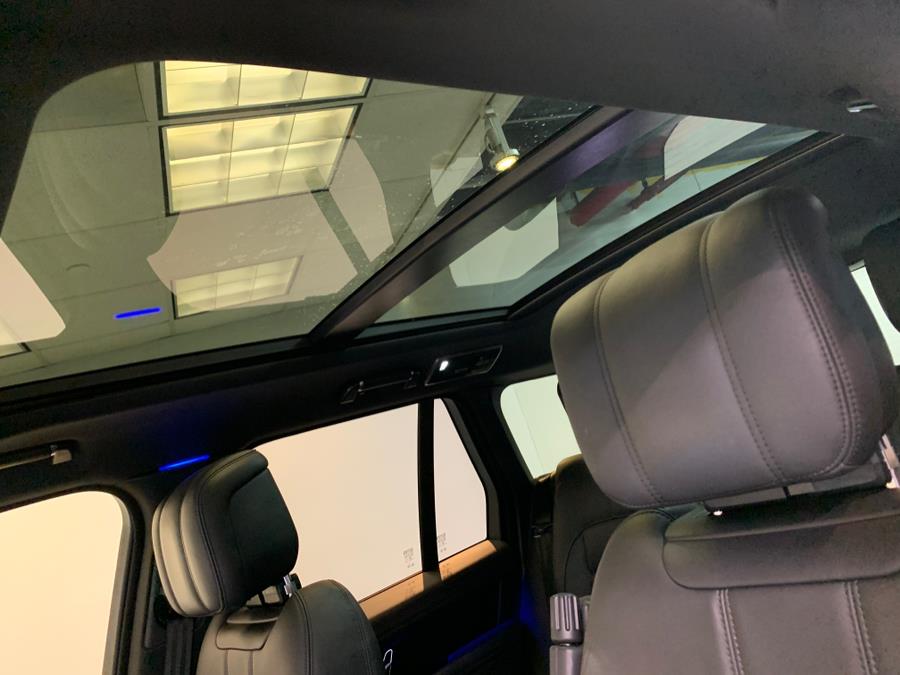2022 Land Rover Range Rover Westminster SWB photo