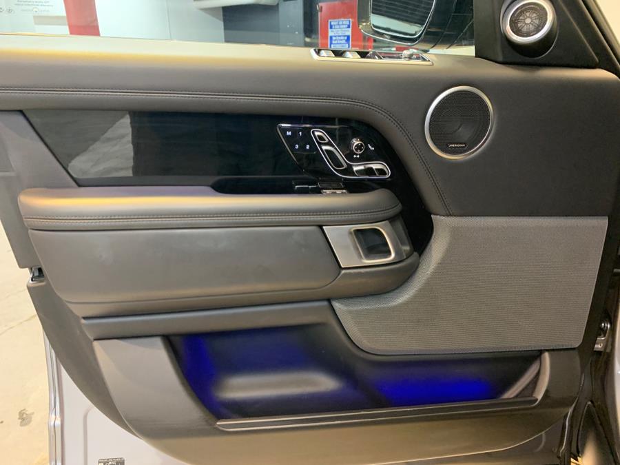 2022 Land Rover Range Rover Westminster SWB photo