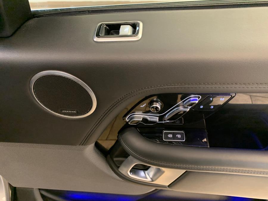 2022 Land Rover Range Rover Westminster SWB photo