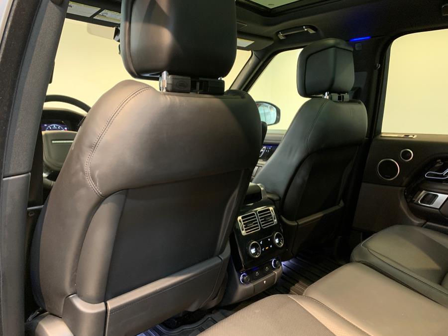 2022 Land Rover Range Rover Westminster SWB photo