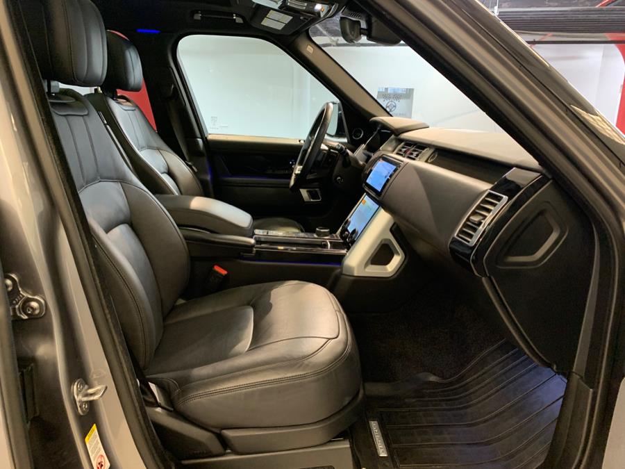 2022 Land Rover Range Rover Westminster SWB photo