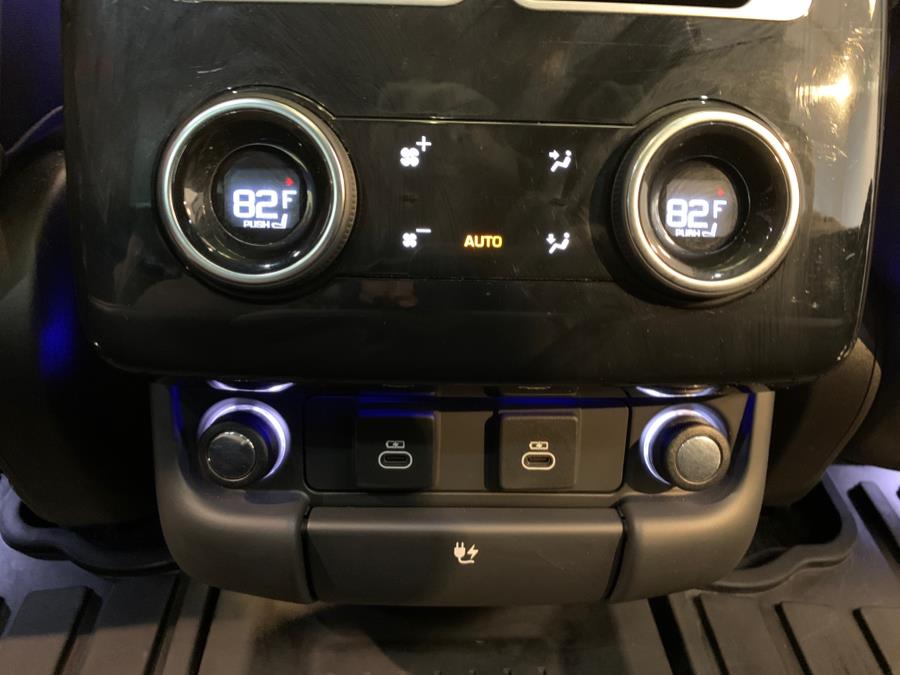 2022 Land Rover Range Rover Westminster SWB photo