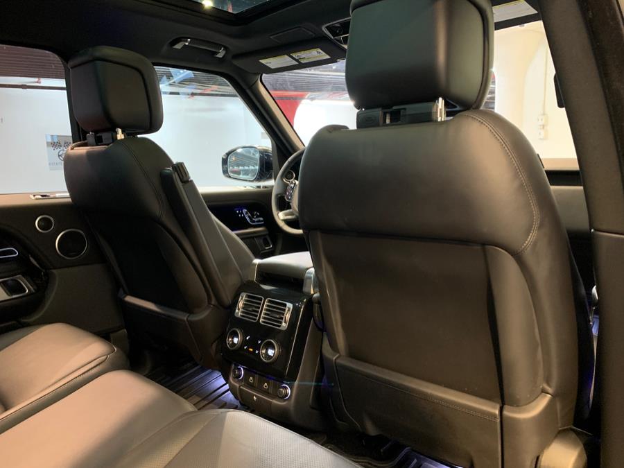 2022 Land Rover Range Rover Westminster SWB photo