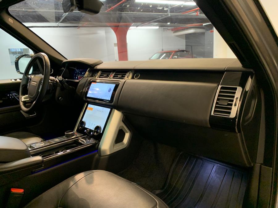 2022 Land Rover Range Rover Westminster SWB photo