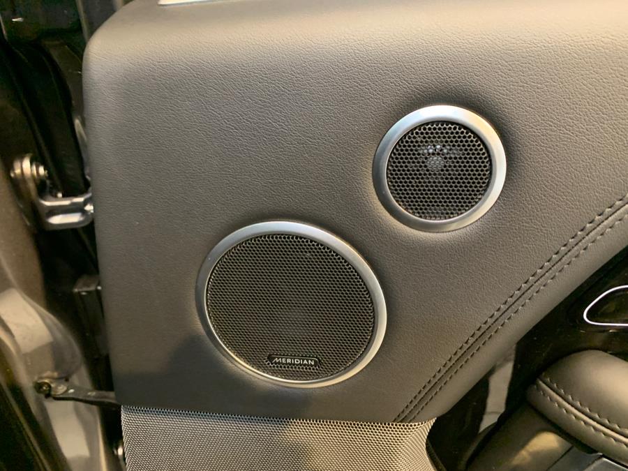 2022 Land Rover Range Rover Westminster SWB photo