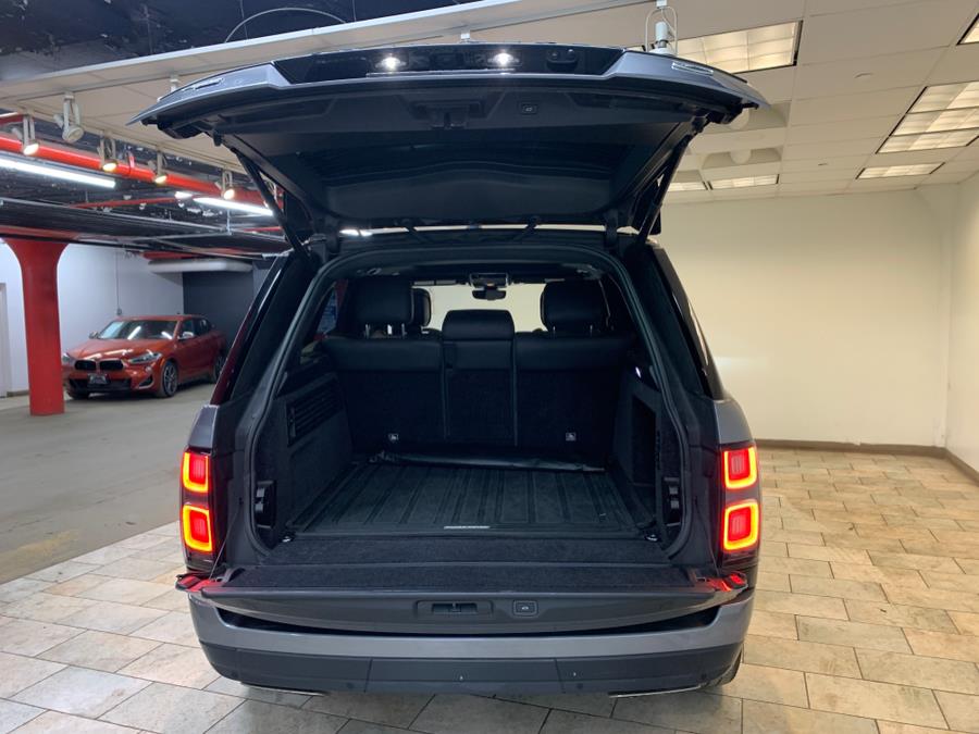 2022 Land Rover Range Rover Westminster SWB photo
