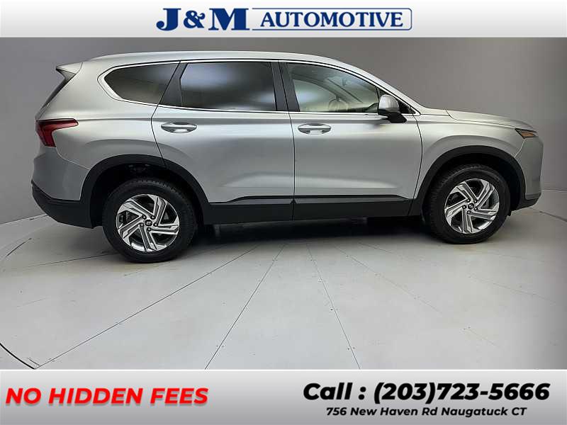 2021 Hyundai Santa Fe SE photo