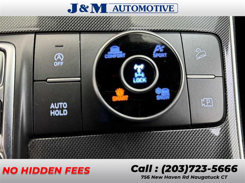 2021 Hyundai Santa Fe SE photo