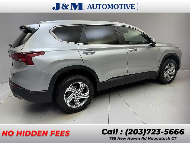 2021 Hyundai Santa Fe SE photo
