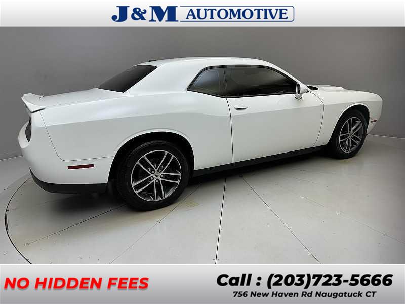 2019 Dodge Challenger SXT photo
