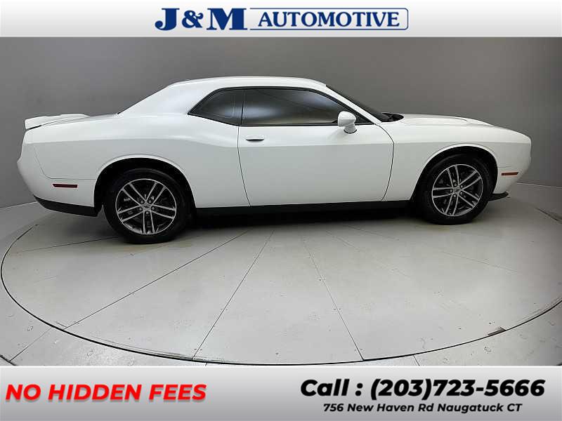 2019 Dodge Challenger SXT photo