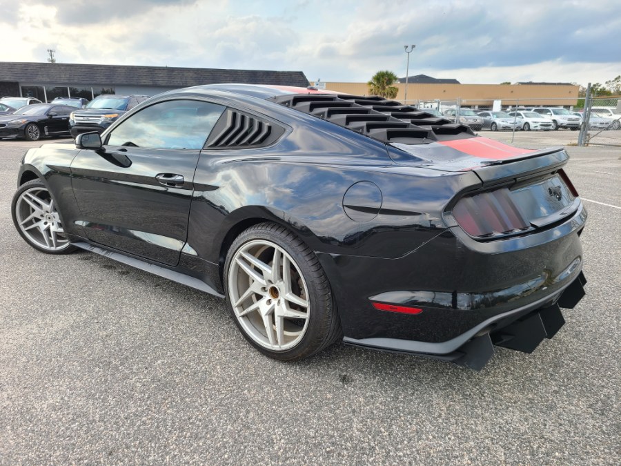 2017 Ford Mustang EcoBoost Fastback photo