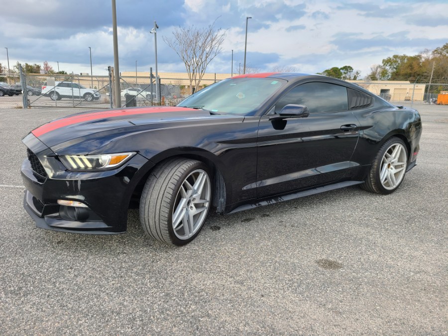 2017 Ford Mustang EcoBoost Fastback photo