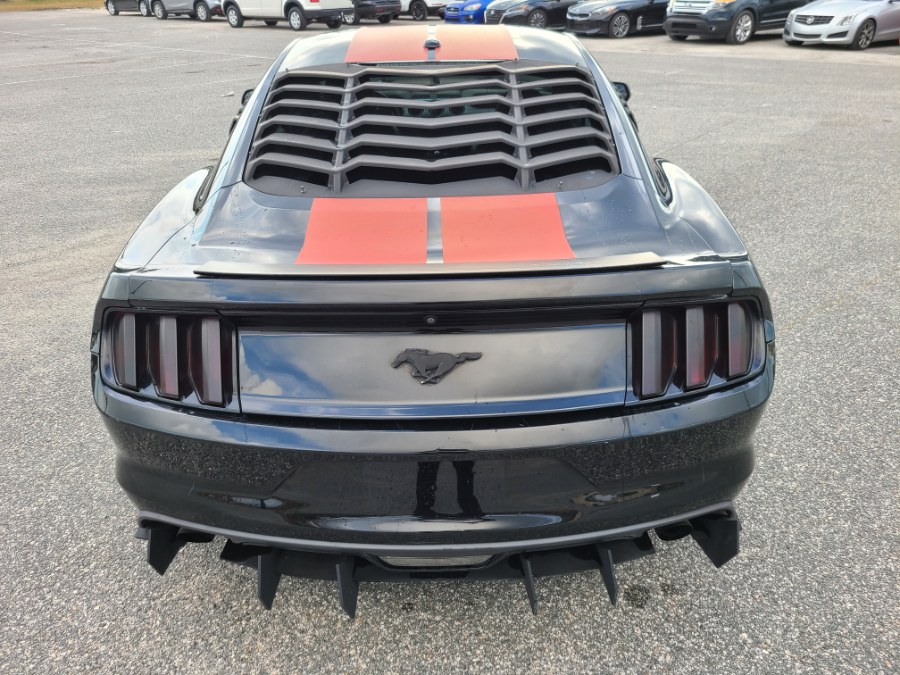 2017 Ford Mustang EcoBoost Fastback photo