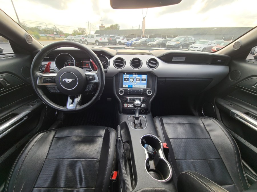 2017 Ford Mustang EcoBoost Fastback photo