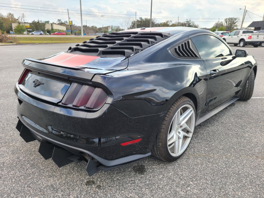 2017 Ford Mustang EcoBoost Fastback photo
