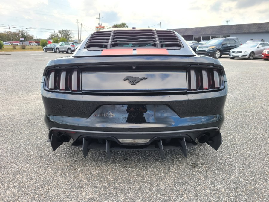 2017 Ford Mustang EcoBoost Fastback photo