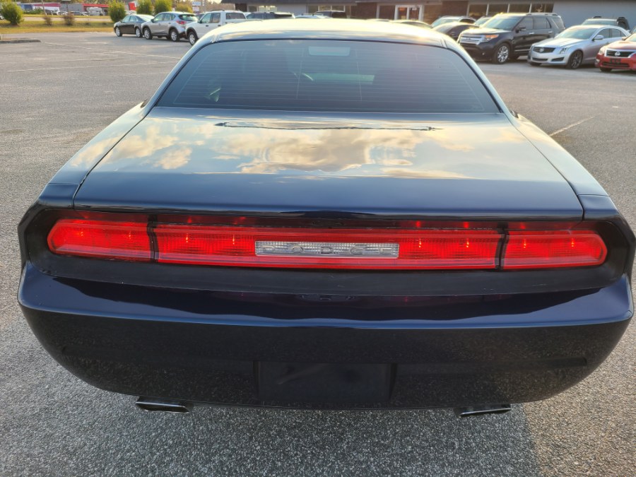 2013 Dodge Challenger SXT photo
