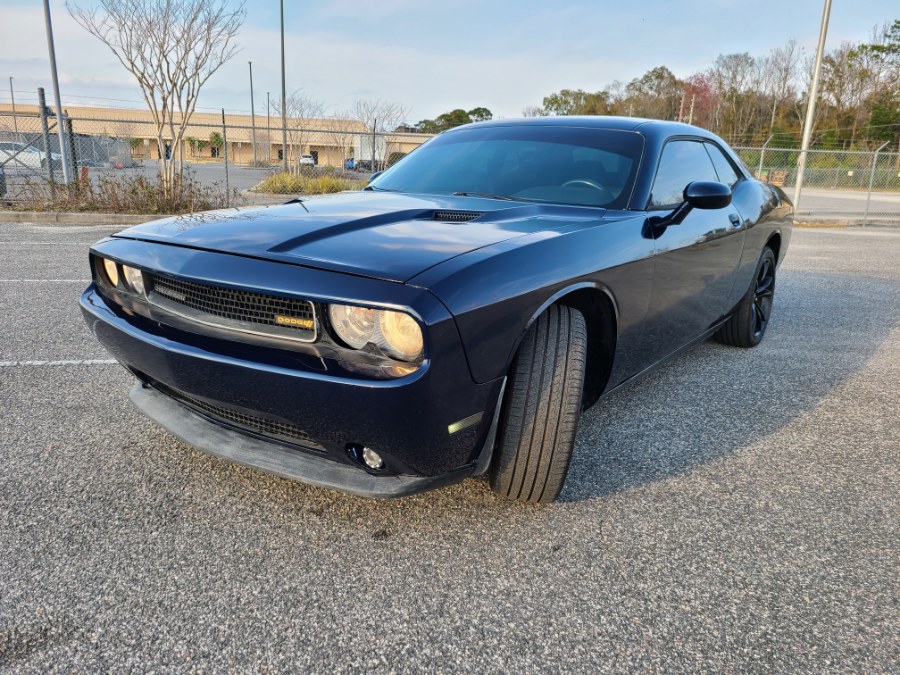 2013 Dodge Challenger SXT photo