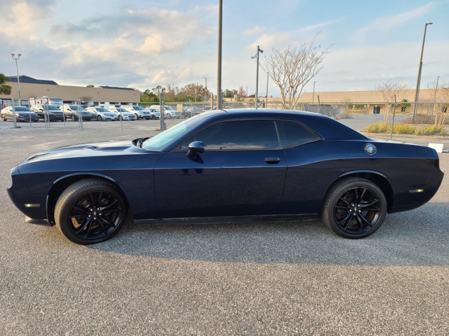 2013 Dodge Challenger SXT photo