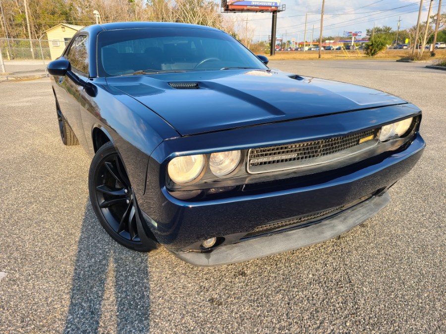 2013 Dodge Challenger SXT photo