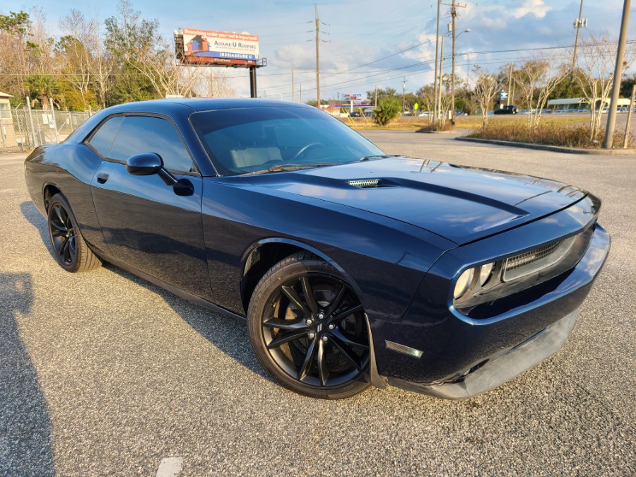 2013 Dodge Challenger SXT photo