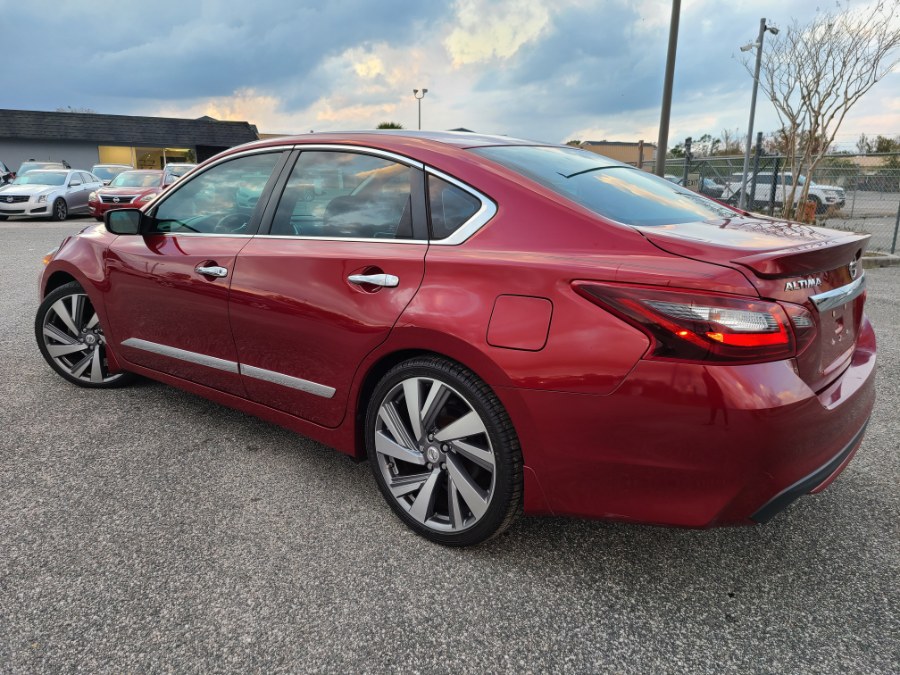 2018 Nissan Altima 2.5 SR Sedan photo