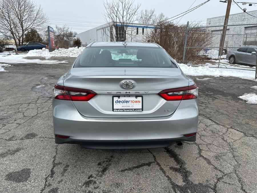 2021 Toyota Camry LE Auto (Natl) photo