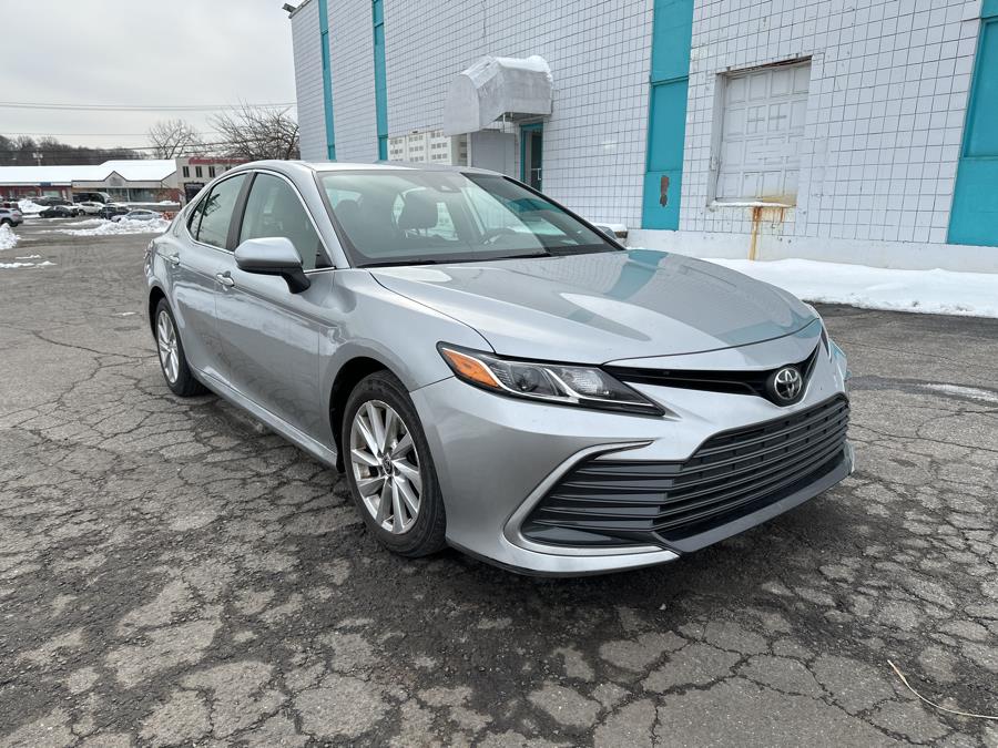 2021 Toyota Camry LE Auto (Natl) photo