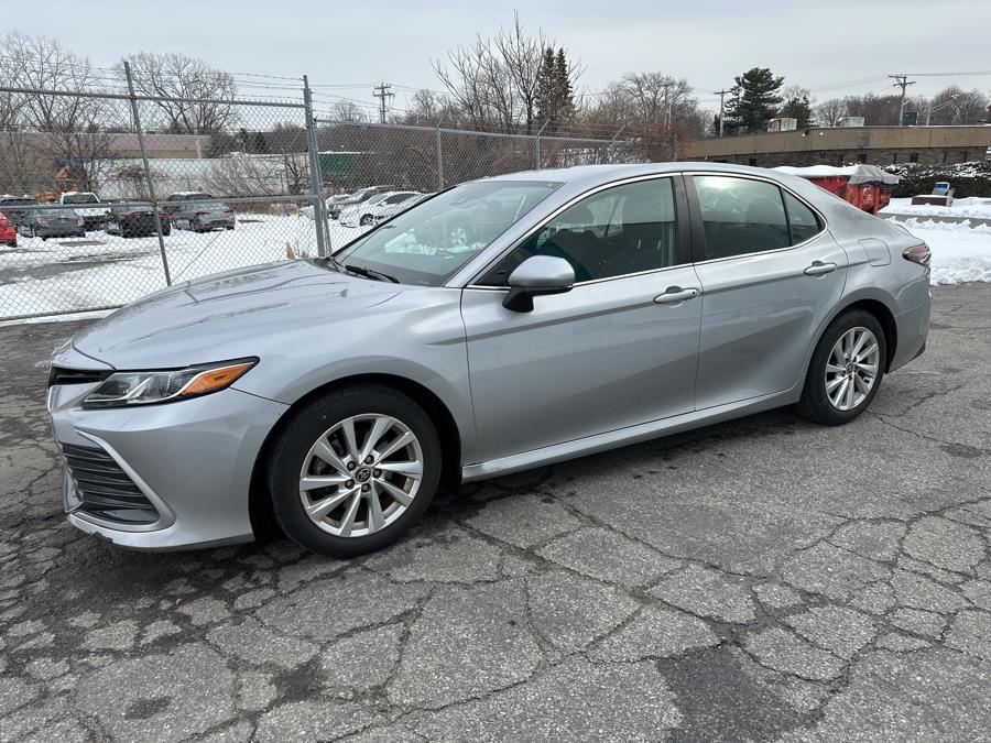 2021 Toyota Camry LE Auto (Natl) photo