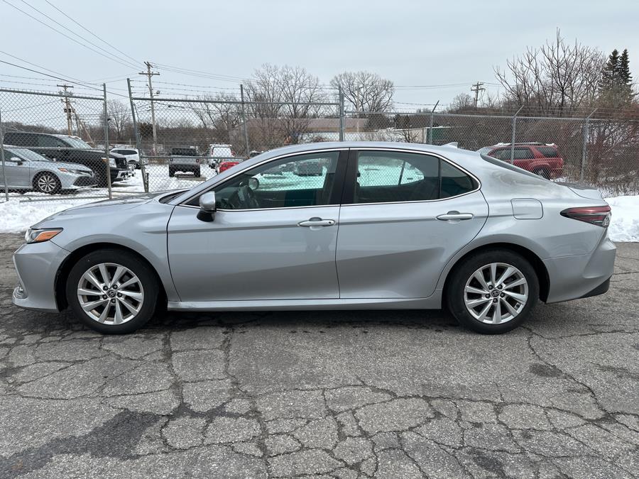 2021 Toyota Camry LE Auto (Natl) photo