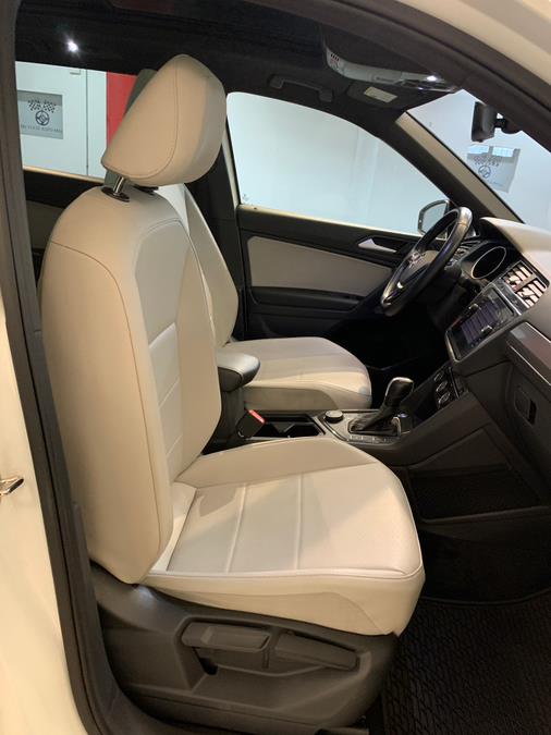 2021 Volkswagen Tiguan 2.0T SE R-Line Black 4MOTION photo