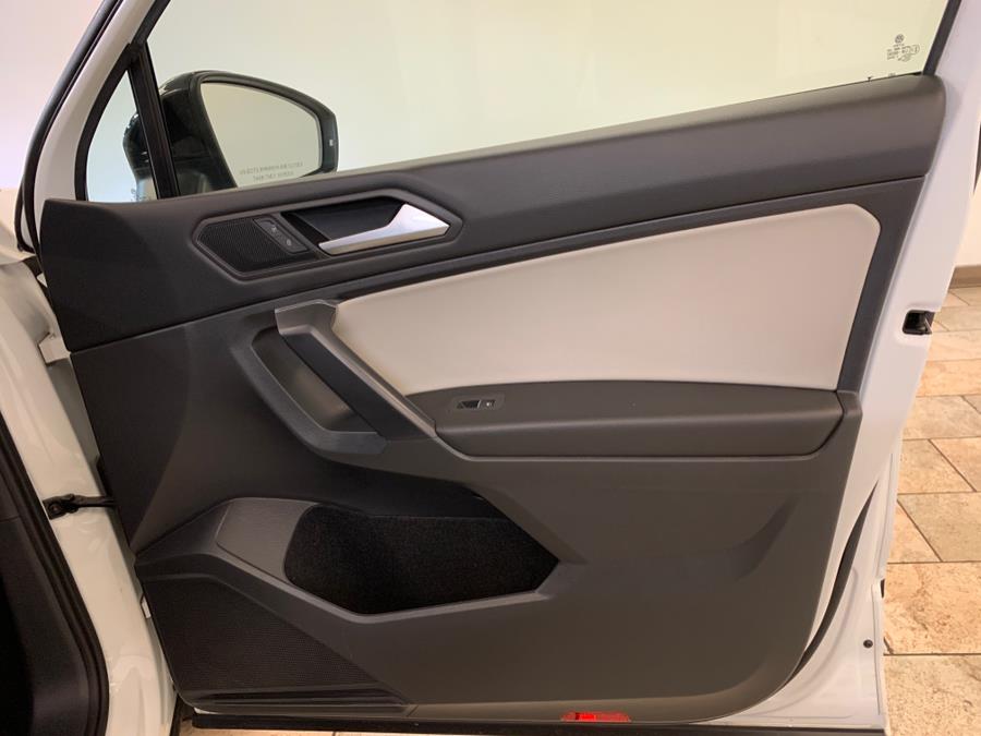 2021 Volkswagen Tiguan 2.0T SE R-Line Black 4MOTION photo