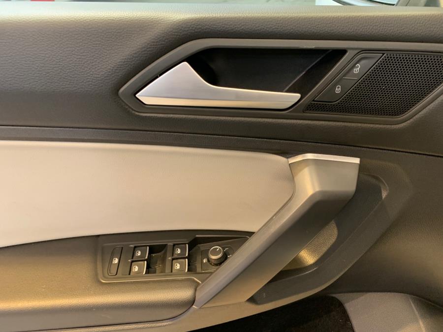 2021 Volkswagen Tiguan 2.0T SE R-Line Black 4MOTION photo