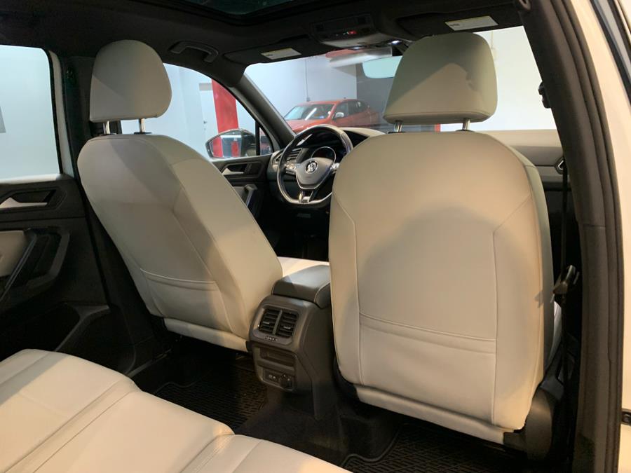 2021 Volkswagen Tiguan 2.0T SE R-Line Black 4MOTION photo